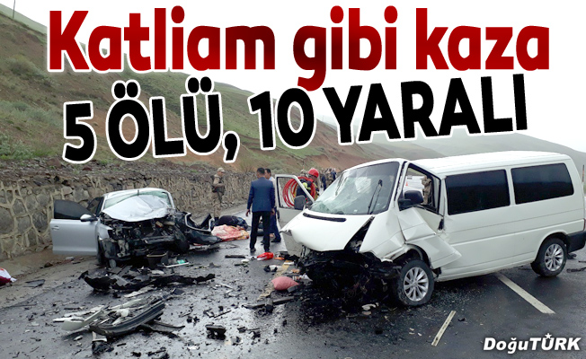 Erzurum'da minibüsle otomobil çarpıştı: 5 ölü, 10 yaralı