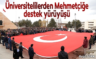 Üniversitelilerden Mehmetçiğe destek yürüyüşü