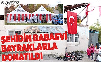Şehidin Erzurum'daki evi Türk bayraklarıyla donatıldı