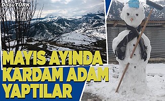 Erzurum'da mayıs ayında kardan adam yaptılar