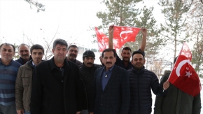 Dadaşlardan "Bir gece Afrin'e gelebiliriz" türküsü